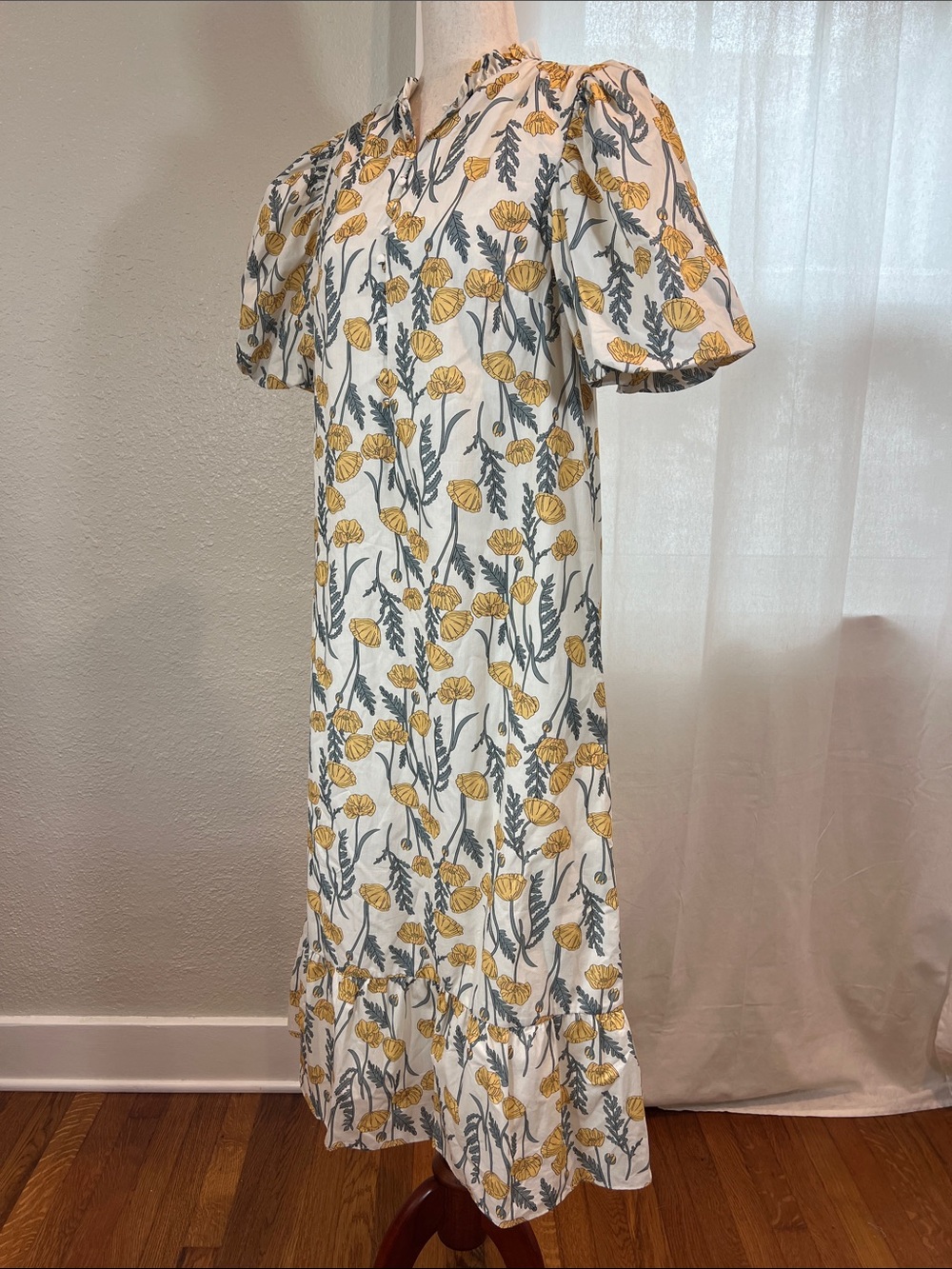 Hyacinth House White Mimi Midi Dress. Yellow Floral Print. Puff Sleeves. S. NWOT - Picture 2 of 13